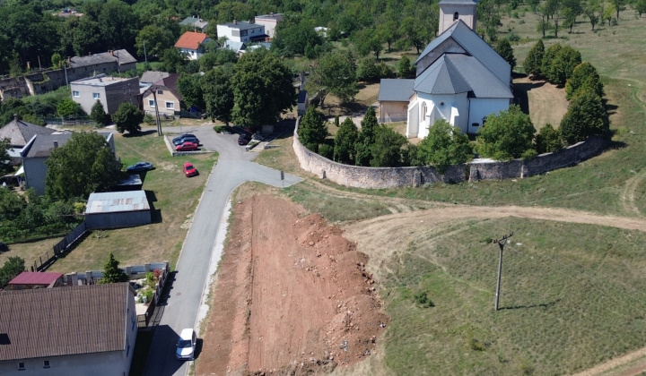 1. fotografia fotogalérie Aktuality / Vytvorenie nových parkovacích miest / Új parkolóhelyek létrehozása - foto